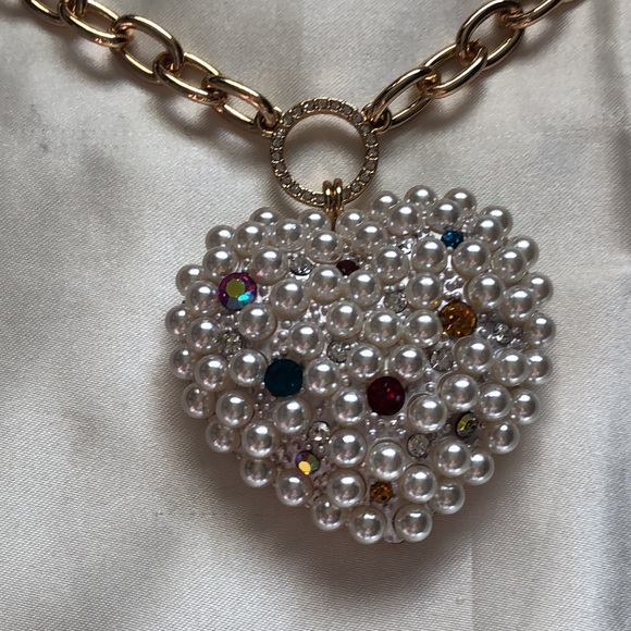Betsey Johnson Gold Tone Pop Heart Faux Pearl & Crystal Statement Necklace NWT - Picture 9 of 13